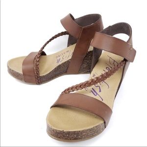 Blowfish Malibu Strappy Wedge Sandals Size 7